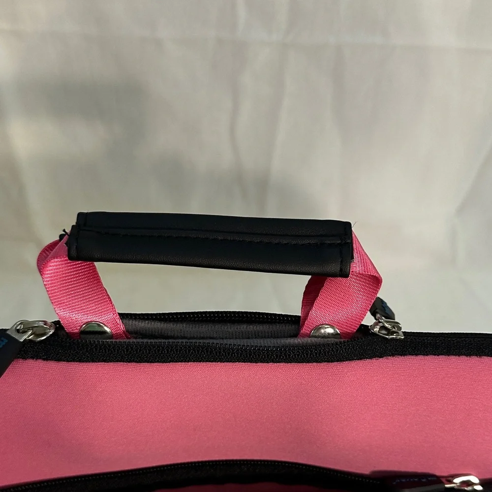 NEW Pearl Vibrant Pink Tablet/Laptop Sleeve